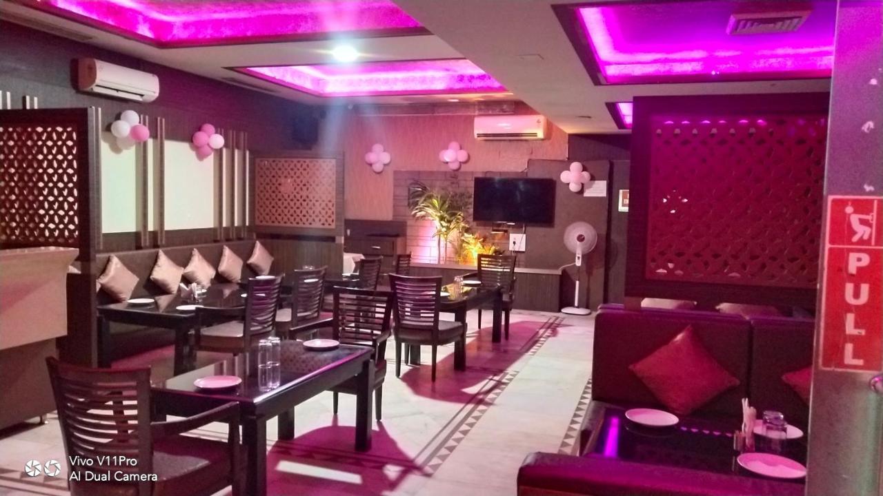 Rass Hotel Kānpur Exterior photo