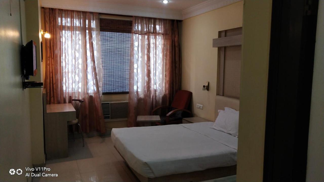 Rass Hotel Kānpur Exterior photo