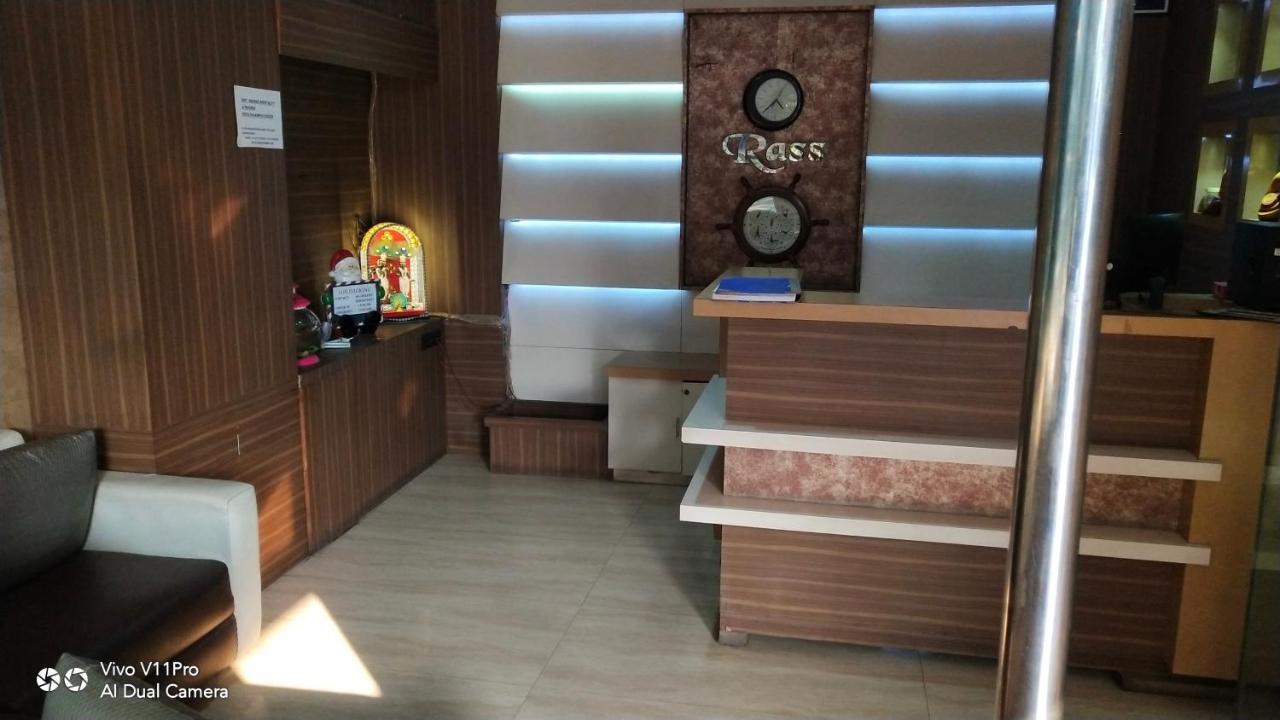 Rass Hotel Kānpur Exterior photo